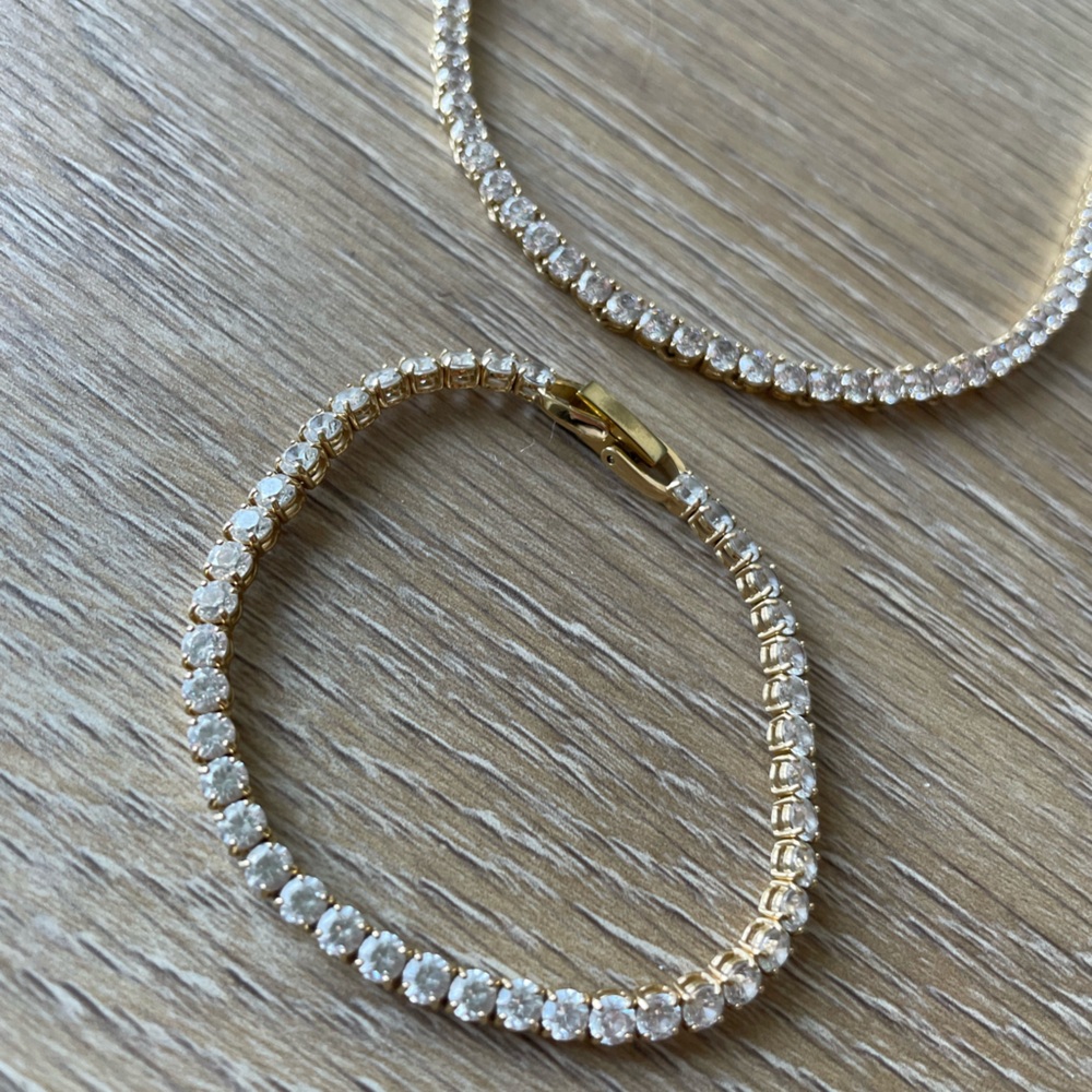 Necklace and bracelet!